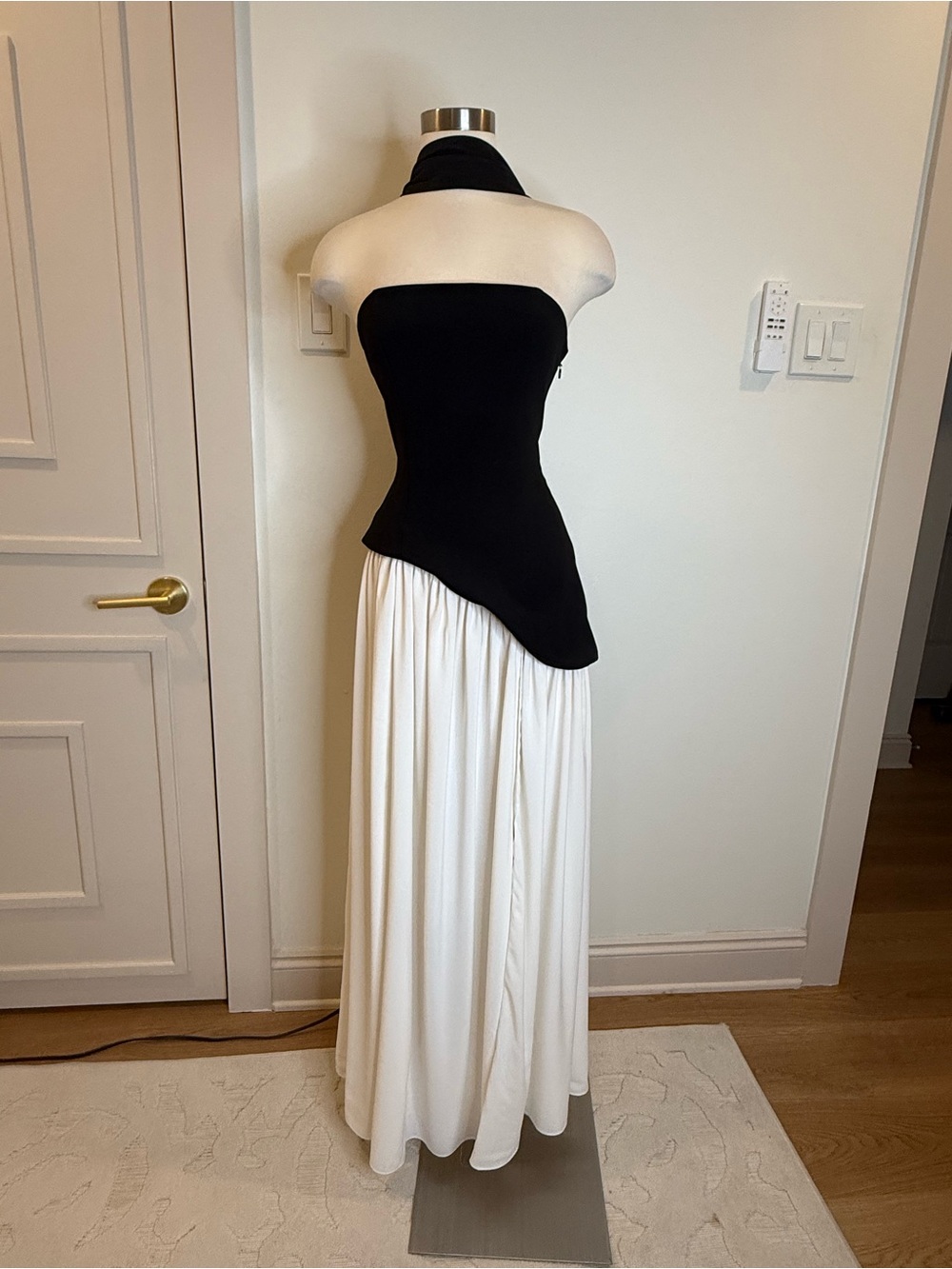 Elegant Strapless Black & White Asymmetric Maxi Dress - Picture 5 of 9